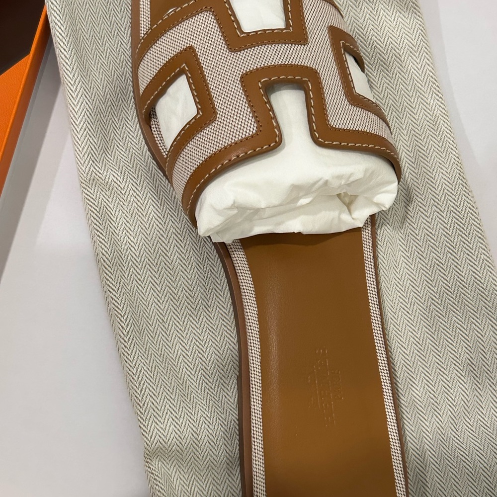 Hermes Oran Sandals in Noisette / Beige (sz. 39.5) - Picture 6 of 6